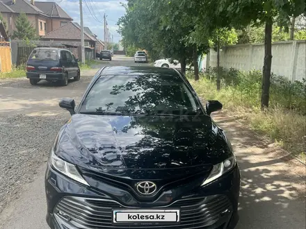 Toyota Camry 2018 года за 12 800 000 тг. в Павлодар – фото 2
