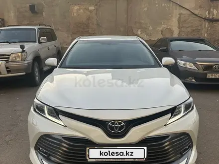 Toyota Camry 2021 года за 15 500 000 тг. в Алматы – фото 4