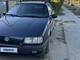 Volkswagen Passat 1993 годаүшін1 700 000 тг. в Актобе – фото 2