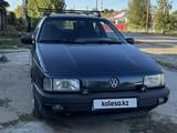 Volkswagen Passat 1993 годаүшін1 700 000 тг. в Актобе
