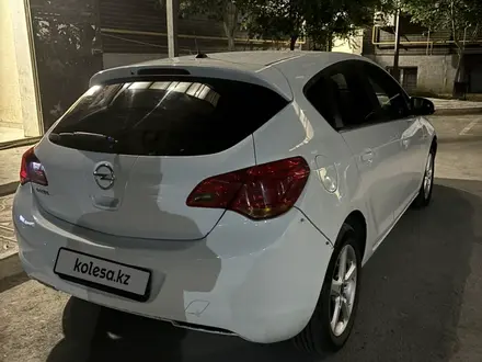 Opel Astra 2012 года за 1 800 000 тг. в Актау – фото 2