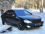 Mercedes-Benz S 500 2005 года за 7 200 000 тг. в Караганда – фото 2