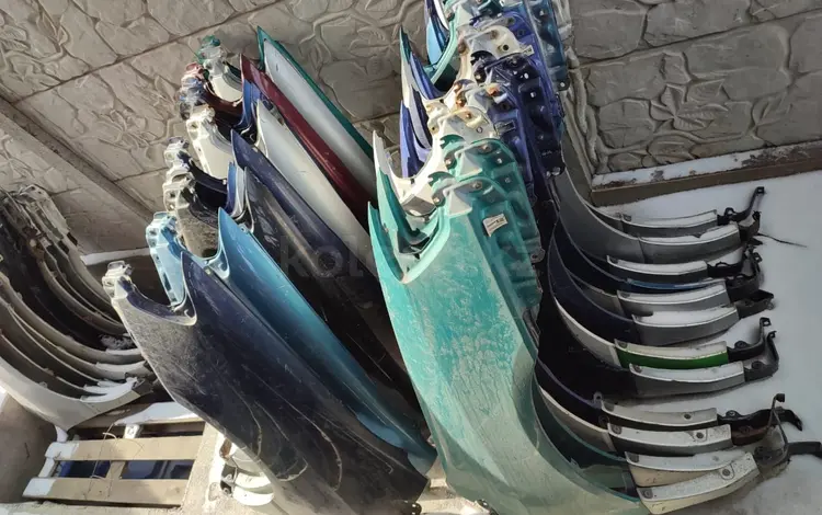 Крылья Тойота Ипсум Пикник за 30 000 тг. в Алматы