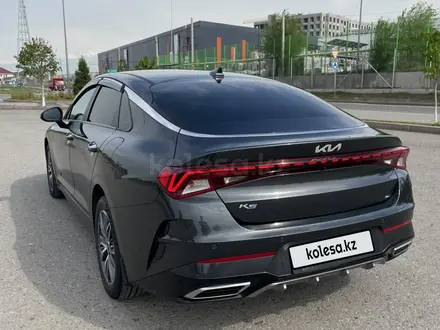 Kia K5 2021 года за 10 900 000 тг. в Алматы – фото 9