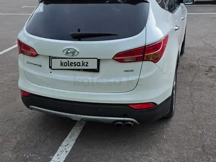 Hyundai Santa Fe 2014 года за 7 000 000 тг. в Караганда – фото 4