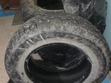 Комплект 4 шт зимние, шипованные шины Centara 215/70/16r за 90 000 тг. в Караганда