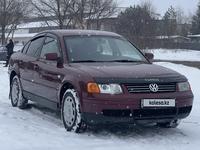 Volkswagen Passat 1999 годаfor2 700 000 тг. в Астана