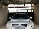 Volkswagen Touareg 2004 года за 6 200 000 тг. в Шымкент – фото 2