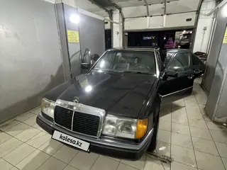 Mercedes-Benz E-Class, 1992
