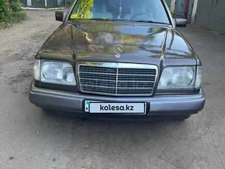 Mercedes-Benz E 220 1994 года за 2 000 000 тг. в Уральск