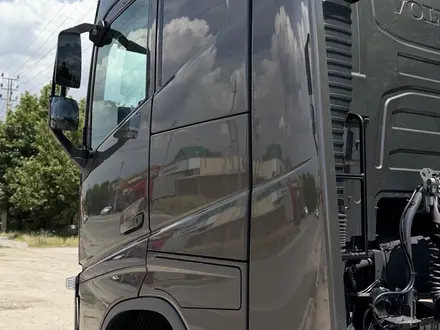 Volvo  F-Series 2019 года за 42 000 000 тг. в Шымкент – фото 9