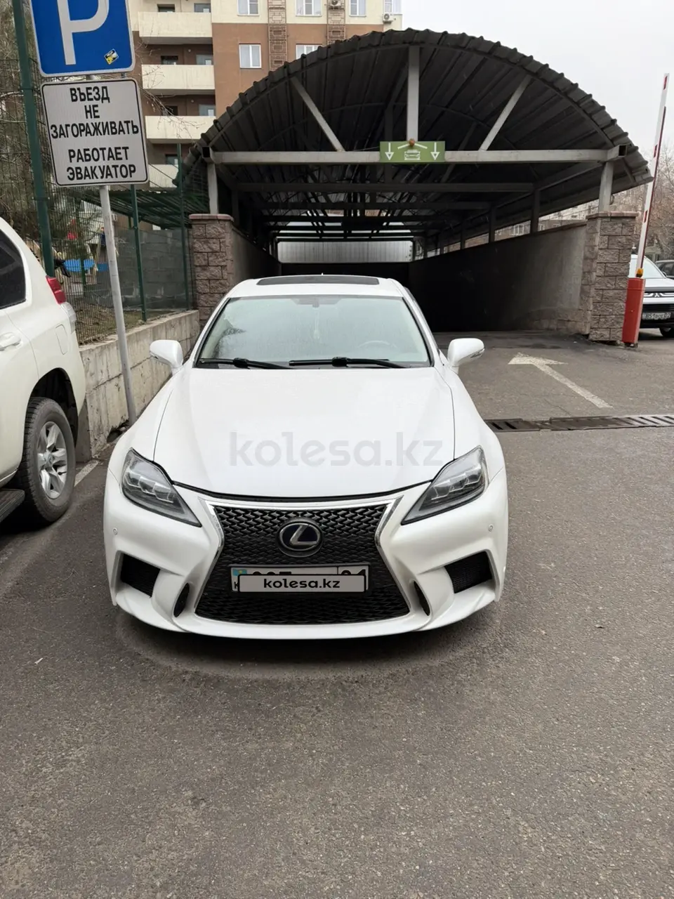 Lexus is-350, 2007
