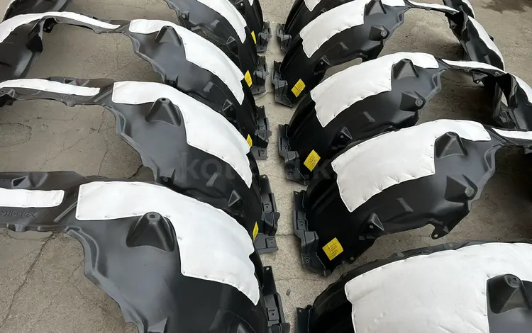 Подкрылок Toyota Camry 70 защита колесной арки за 10 000 тг. в Караганда