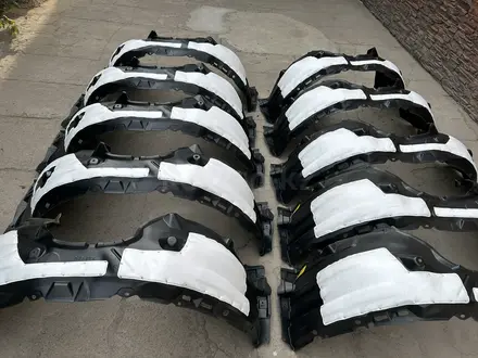 Подкрылок Toyota Camry 70 защита колесной арки за 10 000 тг. в Караганда – фото 6