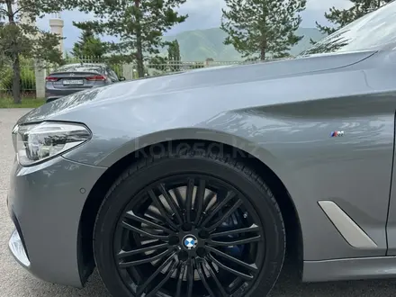 BMW 540 2018 года за 24 500 000 тг. в Алматы – фото 13
