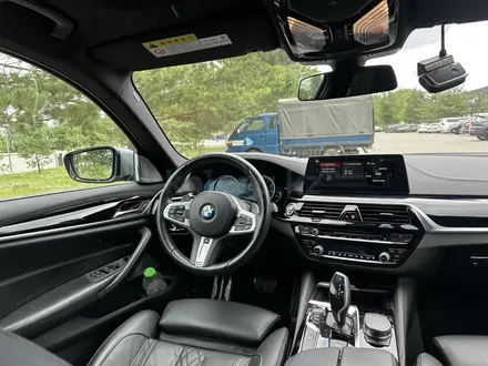 BMW 540 2018 года за 24 500 000 тг. в Алматы – фото 15