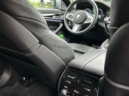 BMW 540 2018 года за 24 500 000 тг. в Алматы – фото 16