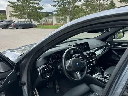 BMW 540 2018 года за 24 500 000 тг. в Алматы – фото 23