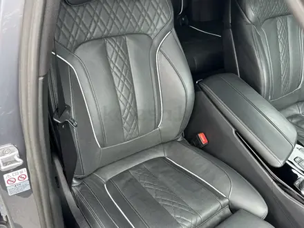 BMW 540 2018 года за 24 500 000 тг. в Алматы – фото 25