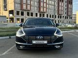 Hyundai Sonata 2023 года за 13 000 000 тг. в Уральск – фото 2