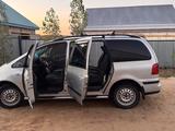 Volkswagen Sharan 2001 годаүшін2 800 000 тг. в Актобе – фото 4