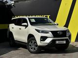 Toyota Fortuner 2022 года за 17 400 000 тг. в Актобе – фото 3