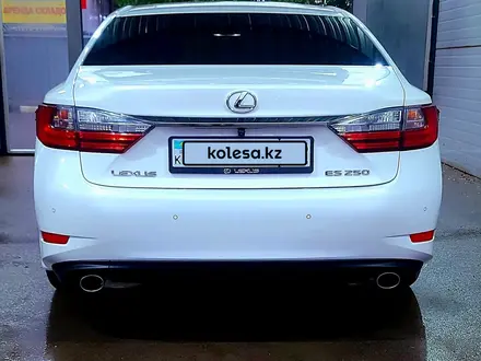 Lexus ES 250 2015 года за 13 500 000 тг. в Алматы – фото 2
