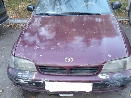 Toyota Carina E 1996 года за 1 100 000 тг. в Астана