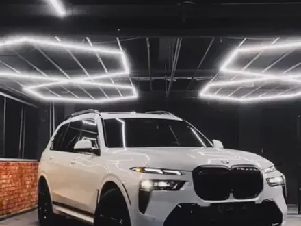 BMW X7 2022 года за 62 000 000 тг. в Алматы