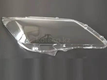Стекло фары Toyota Camry v50 (2011 — 2014) за 17 000 тг. в Алматы