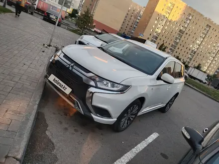 Mitsubishi Outlander 2022 года за 11 700 000 тг. в Астана – фото 2