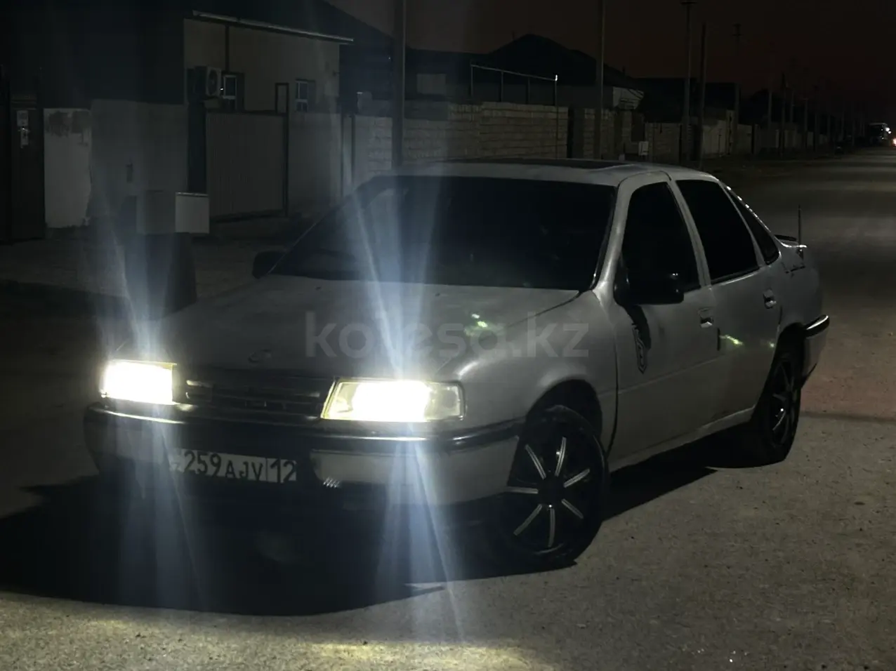 Opel Vectra, 1990