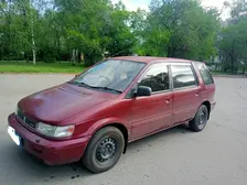 Mitsubishi Chariot, 1995