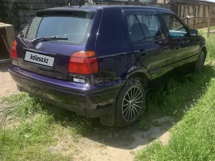 Volkswagen Golf 1998 года за 2 300 000 тг. в Алматы – фото 2