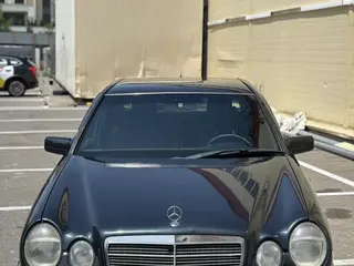 Mercedes-Benz E 280