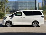 Toyota Vellfire 2011 года за 11 000 000 тг. в Караганда – фото 2