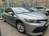 Toyota Camry 2022 года за 12 700 000 тг. в Астана – фото 2