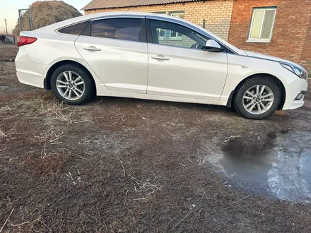 Hyundai Sonata 2016 года за 6 000 000 тг. в Усть-Каменогорск – фото 2