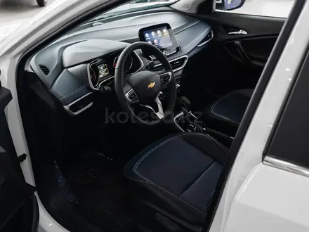Chevrolet Tracker Premier 2023 года за 11 090 000 тг. в Астана – фото 3