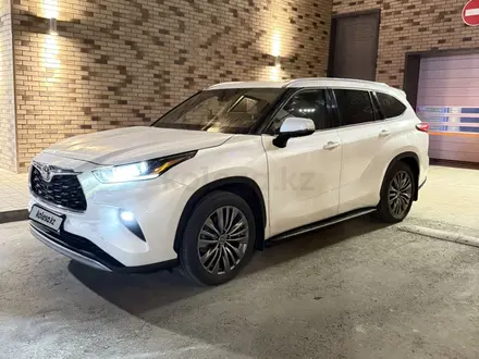 Toyota Highlander 2021 года за 27 000 000 тг. в Атырау – фото 3