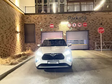 Toyota Highlander 2021 года за 27 000 000 тг. в Атырау – фото 4