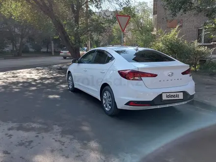 Hyundai Elantra 2019 года за 7 000 000 тг. в Семей – фото 5