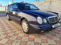 Mercedes-Benz E 320 1997 годаfor4 500 000 тг. в Актау