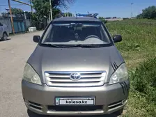 Toyota Avensis Verso, 2002