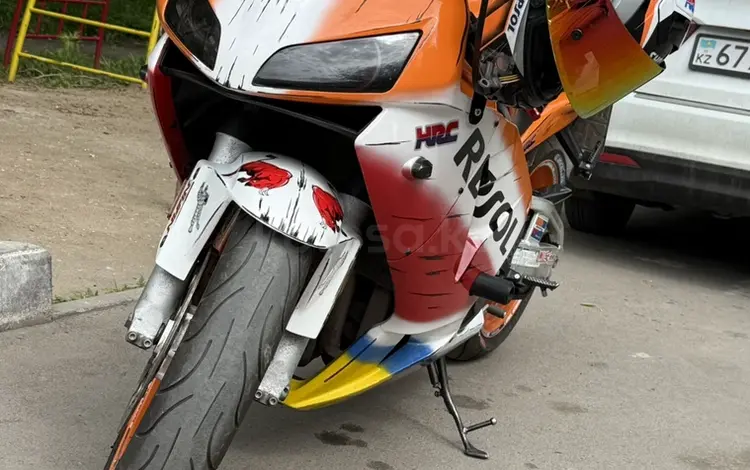 Honda  CBR 600RR 2003 года за 2 900 000 тг. в Алматы