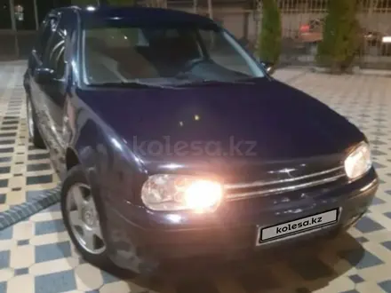 Volkswagen Golf 1999 годаүшін2 100 000 тг. в Алматы