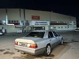 Mercedes-Benz E 260 1989 года за 2 500 000 тг. в Астана – фото 3