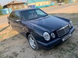 Mercedes-Benz E 230 1997 годаүшін3 800 000 тг. в Семей – фото 5