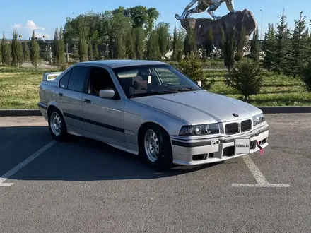 BMW 328 1993 года за 1 600 000 тг. в Алматы – фото 4