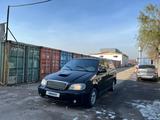 Kia Carnival 2001 года за 1 300 000 тг. в Алматы